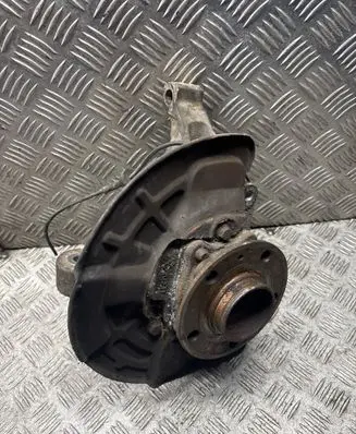 Volvo V70 Front wheel hub 9461944