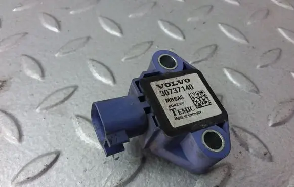 Volvo S40 Airbag deployment crash/impact sensor 30737140