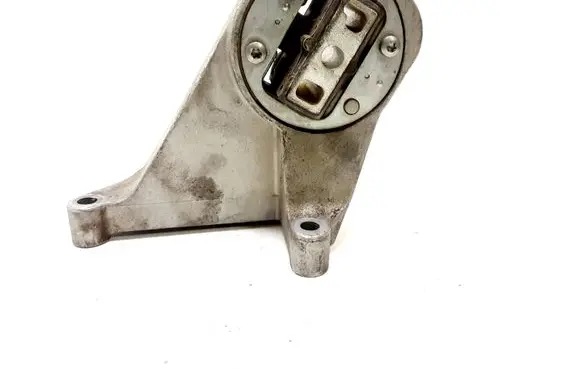 Volvo XC90 Engine mount bracket 30723146