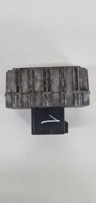 Opel Zafira B Glow plug pre-heat relay 55354141