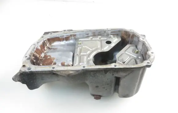 Toyota Yaris Oil sump 121110J020