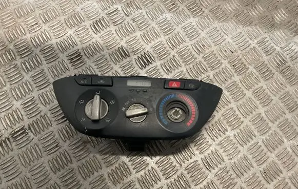 Toyota RAV 4 (XA20) Climate control unit