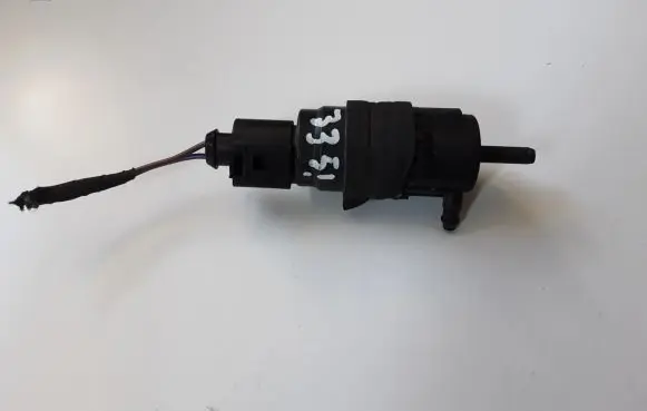 Audi TT TTS RS Mk3 8S Windscreen/windshield washer pump 8K5955647