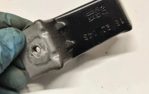Fender mounting bracket