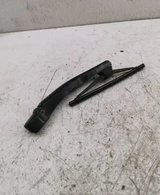 Volvo XC70 Headlight wiper blade 