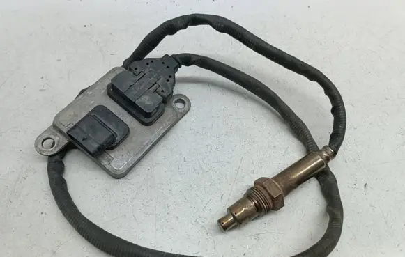 Mercedes-Benz GLE (W166 - C292) Lambda probe sensor A0009050208 0009050208
