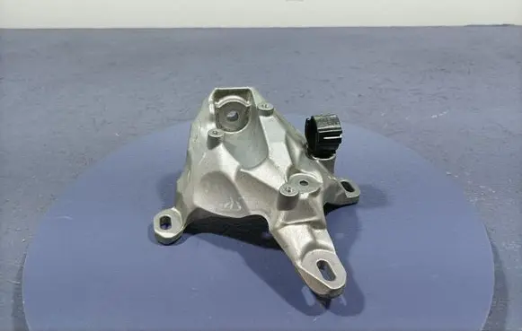 Audi A8 S8 D2 4D Gearbox mounting bracket 4N0399113