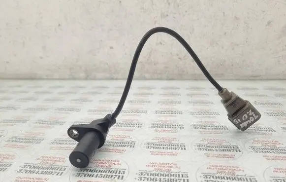 Volkswagen Touareg I Crankshaft position sensor 077905381K