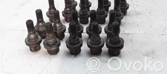 Peugeot 607 Nuts/bolts 