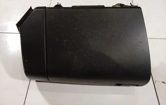 Mazda 3 I Glove box 