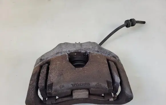 Volvo XC90 Front brake caliper 30657303