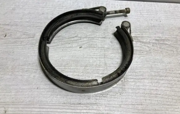 Skoda Octavia Mk3 (5E) Muffler pipe connector clamp 04l131455a