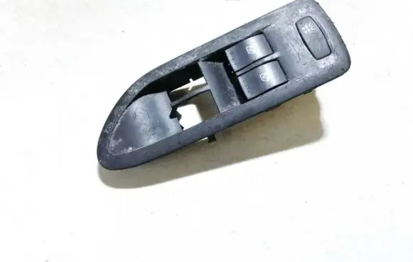Renault Laguna I Electric window control switch