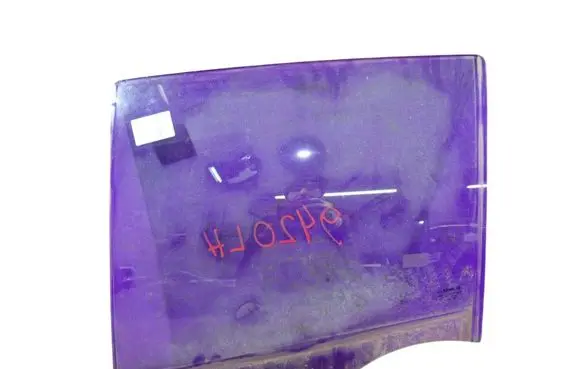 Renault Clio III Front door window glass four-door 