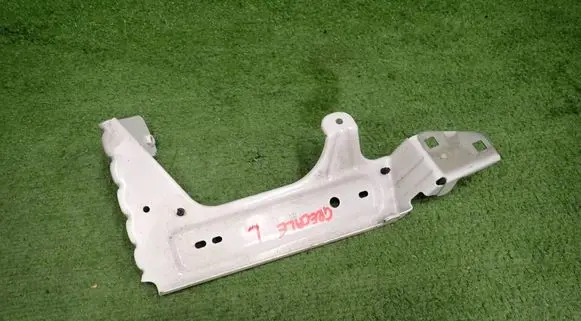 Maserati Grecale Fender mounting bracket 