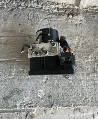 BMW 1 E81 E87 ABS Pump 6777159 6777158