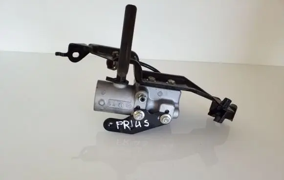 Toyota Prius (XW20) Master brake cylinder 4727047010 312901291059