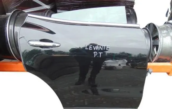 Maserati Levante Rear door