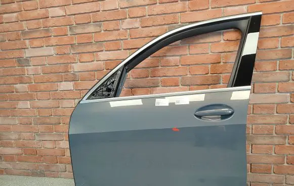 BMW X7 G07 Front door 8738555