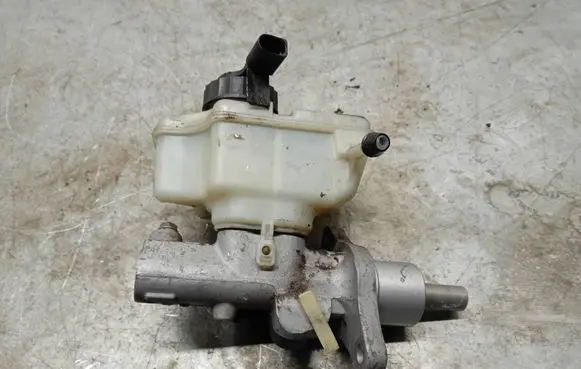 Volkswagen Caddy Master brake cylinder 1K1611301