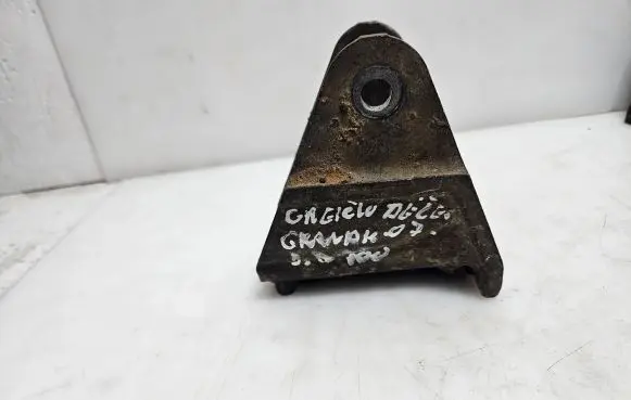 Mitsubishi Grandis Gearbox mounting bracket 302075