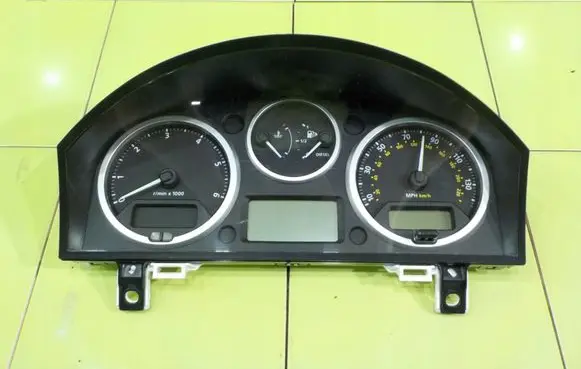 Rover Range Rover Speedometer (instrument cluster) YAC502190