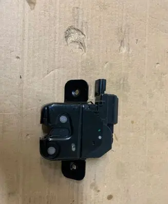 Nissan Juke II F16 Tailgate/trunk/boot lock/catch/latch