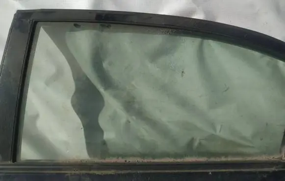 Honda Civic Rear door window glass as2