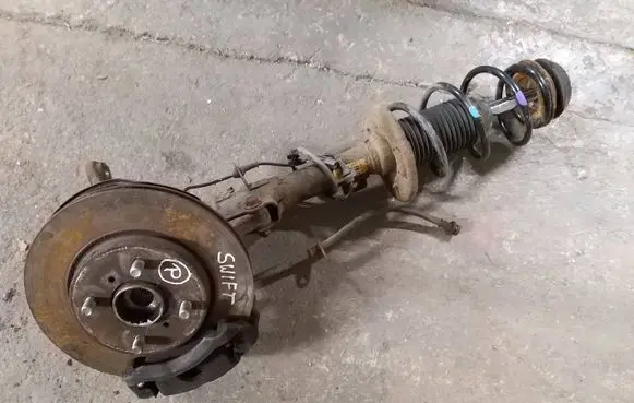 Suzuki Swift III Front wheel hub MK8