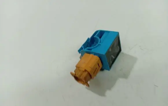 KIA Sorento Airbag deployment crash/impact sensor 959203E100