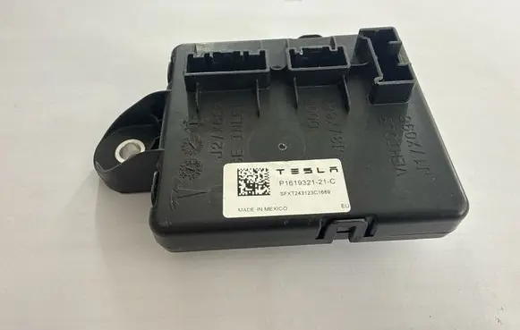 Tesla Model X Wireless charging module P161932121C