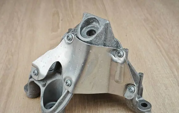 BMW X5 G05 Engine mount vacuum valve 9895922