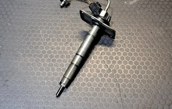Audi A5 8T 8F Fuel injector 057130277AG 0445115058