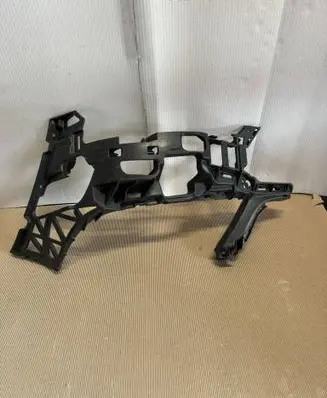 Mercedes-Benz C W204 Front bumper mounting bracket A2048854165