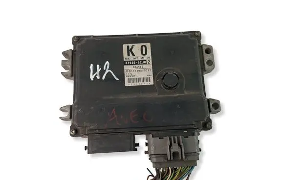 Suzuki Swift II Engine control unit/module 3392062J0 MB1123000383
