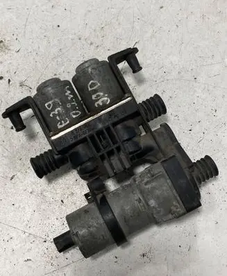 BMW 5 E39 Coolant heater control valve 8374994