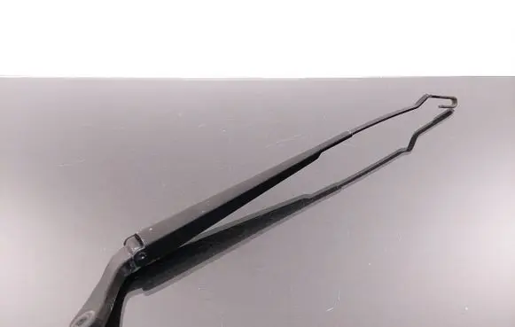 Chrysler Voyager Front wiper blade arm 4717364