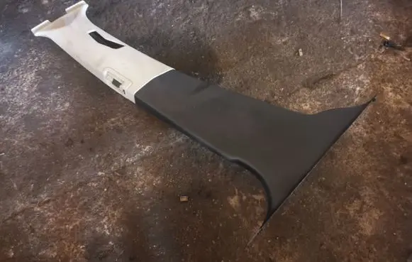 Volvo XC60 (B) pillar trim (top) 6841930