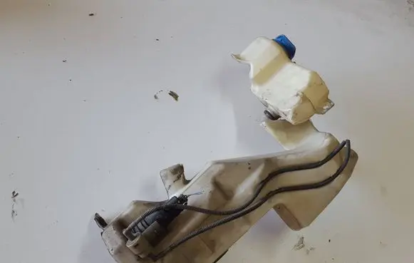 Audi A4 S4 B6 8E 8H Windshield washer fluid reservoir/tank 