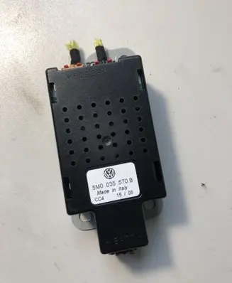 Volkswagen Golf Plus Aerial antenna amplifier 5M0035570B