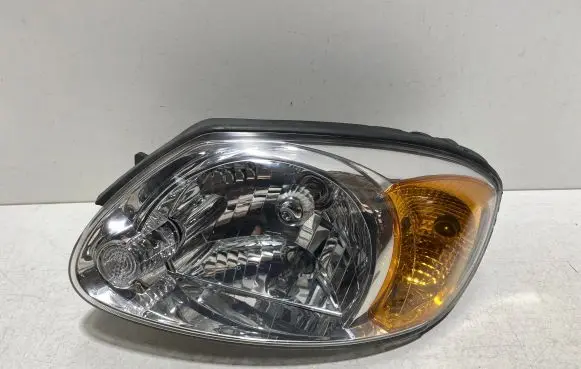 Hyundai Accent Headlight/headlamp 9210255