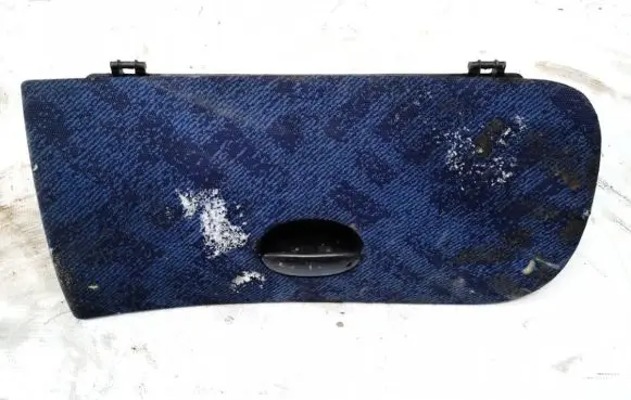 Peugeot 206 Glove box