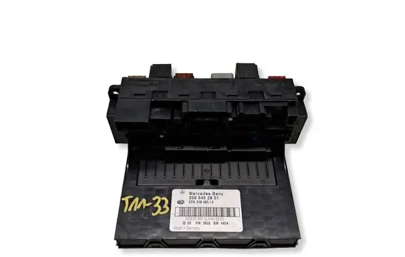 Mercedes-Benz CLK A209 C209 Fuse module 2095452801 5DK00848514