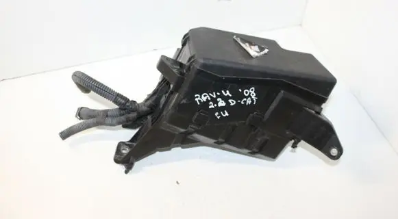Toyota RAV 4 (XA30) Relay mounting block 8266242190