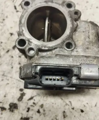Peugeot 308 Throttle valve 28098656