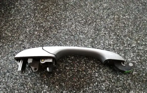 Chrysler Town & Country V Front door exterior handle