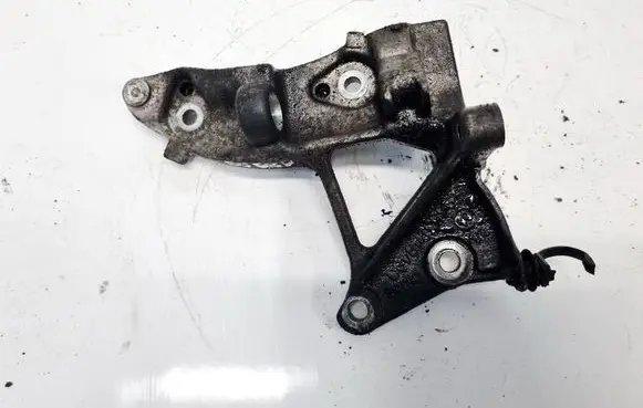 Ford Focus Engine mounting bracket 9653249480