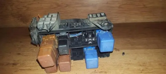 Nissan Almera Fuse box set