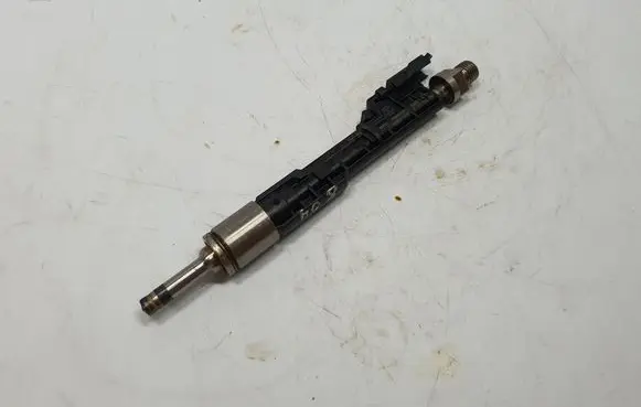 BMW 3 F30 F35 F31 Fuel injector 0261500212 7645960 13647645960