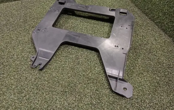 Porsche Cayenne (9Y0 9Y3) Sound amplifier holder/bracket 4M4907456